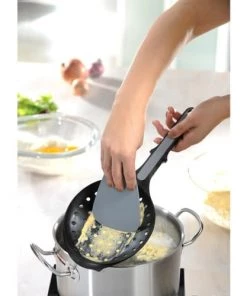 GEFU Ustensiles De Cuisine Et De Pâtisserie Cuillère à Spaetzle Avec Spatule En Plastique Noir -Poêles et wok Soldes cuillere a spaetzle avec spatule en plastique noir 2