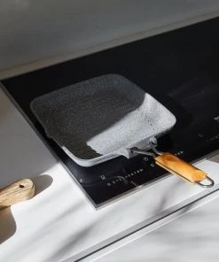 Kitchen Move Poêles Et Wok Grill En Aluminium Induction Aluminium Noir 26x26cm -Poêles et wok Soldes grill en aluminium induction aluminium noir 26x26cm 2