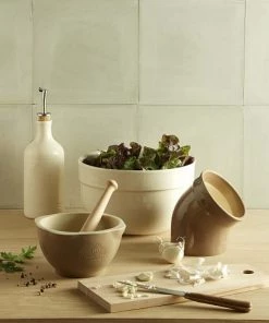 Emile Henry Ustensiles De Cuisine Et De Pâtisserie Huilier 7,5x7,5x17,5 Cm En Céramique Rouge 9 Emile Henry Ustensiles De Cuisine Et De Pâtisserie Huilier 7,5x7,5x17,5 Cm En Céramique Rouge -Poêles et wok Soldes huilier 7 5x7 5x17 5 cm en ceramique rouge 3