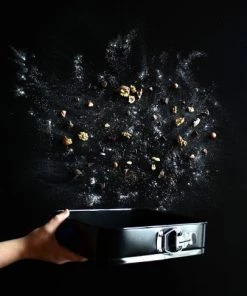 Menastyl Plats à Four Moule à Charnière Carré En Acier Carbone 26 X 26 Cm -Poêles et wok Soldes moule a charniere carre en acier carbone 26 x 26 cm 3