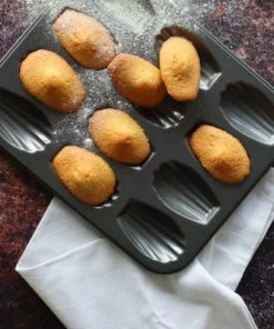 Menastyl Plats à Four Plaque à 12 Madeleines En Acier Carbone Anti Adhésif -Poêles et wok Soldes plaque a 12 madeleines en acier carbone anti adhesif 2