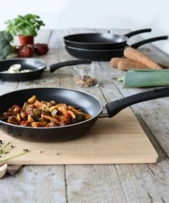 Menastyl Poêles Et Wok Poêle En Aluminium Tous Feux 24cm -Poêles et wok Soldes poele en aluminium tous feux 24cm 1