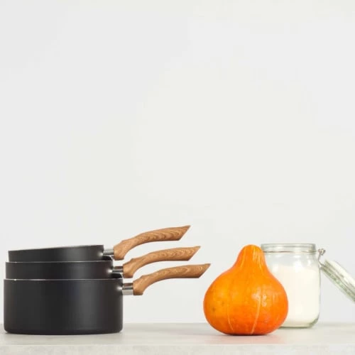 Livoo Set 3 Casseroles Aspect Pierre Et Bois En Aluminium Noir 5 Livoo Set 3 Casseroles Aspect Pierre Et Bois En Aluminium Noir – Image 3